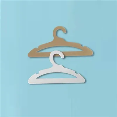 Kartónové vešiaky na šaty